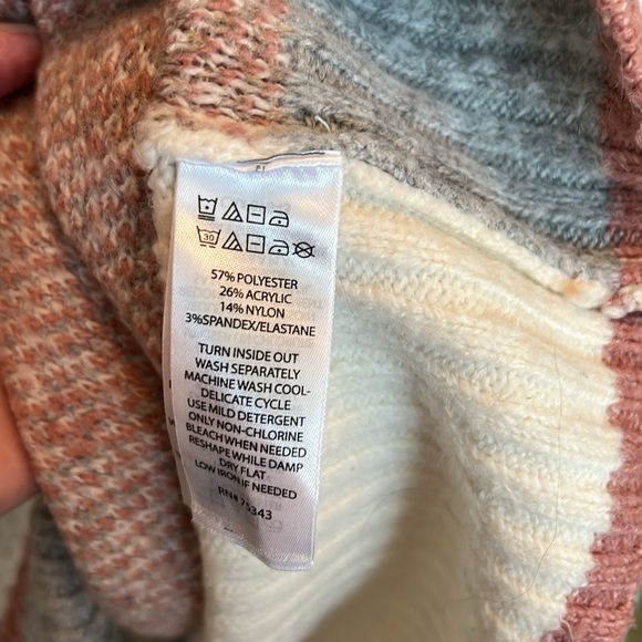 Rachel Zoe Argyle Plaid Cardigan - Picture 8 of 8